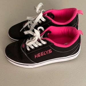 Black and pink Heelys